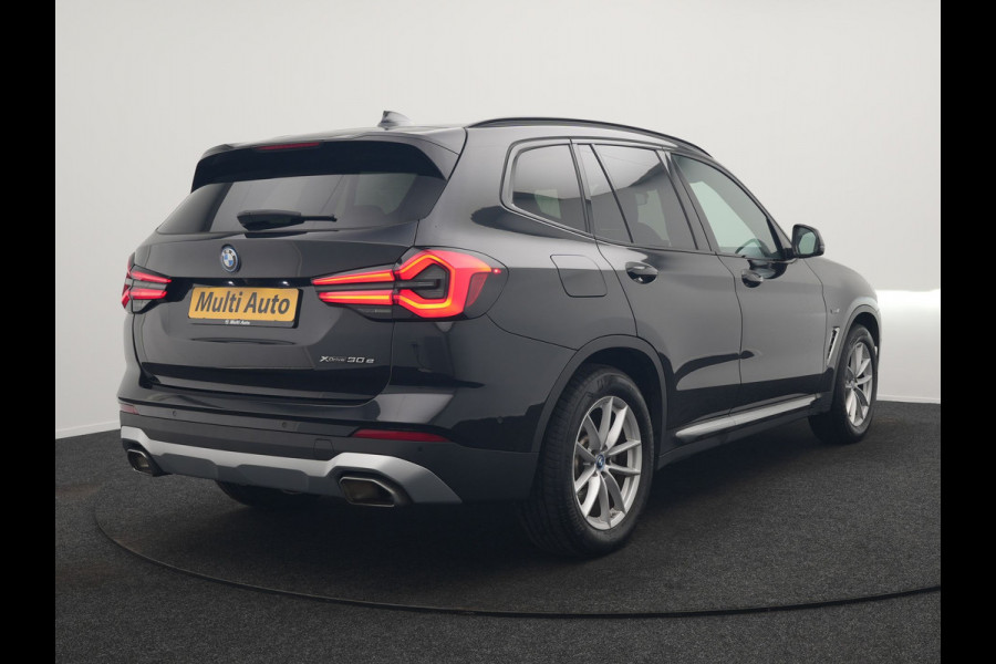 BMW X3 xDrive30e Business Edition Plus Plug In Hybrid 293pk FACELIFT Dealer O.H. PHEV | Trekhaak Af Fabriek | Panodak | Adaptive Cruise | Head Up | Laser LED | Camera | Lederen Sportstoelen & Stuur Verwarmd | Sfeerverlichting | Apple Carplay | Virtual | Keyless | DAB |