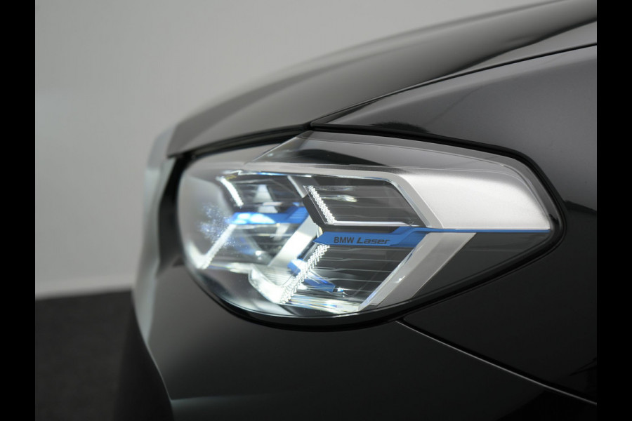 BMW X3 xDrive30e Business Edition Plus Plug In Hybrid 293pk FACELIFT Dealer O.H. PHEV | Trekhaak Af Fabriek | Panodak | Adaptive Cruise | Head Up | Laser LED | Camera | Lederen Sportstoelen & Stuur Verwarmd | Sfeerverlichting | Apple Carplay | Virtual | Keyless | DAB |