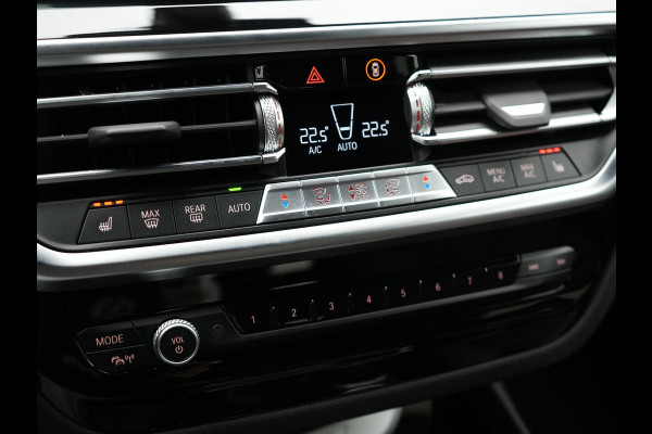 BMW X3 xDrive30e Business Edition Plus Plug In Hybrid 293pk FACELIFT Dealer O.H. PHEV | Trekhaak Af Fabriek | Panodak | Adaptive Cruise | Head Up | Laser LED | Camera | Lederen Sportstoelen & Stuur Verwarmd | Sfeerverlichting | Apple Carplay | Virtual | Keyless | DAB |