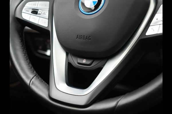 BMW X3 xDrive30e Business Edition Plus Plug In Hybrid 293pk FACELIFT Dealer O.H. PHEV | Trekhaak Af Fabriek | Panodak | Adaptive Cruise | Head Up | Laser LED | Camera | Lederen Sportstoelen & Stuur Verwarmd | Sfeerverlichting | Apple Carplay | Virtual | Keyless | DAB |