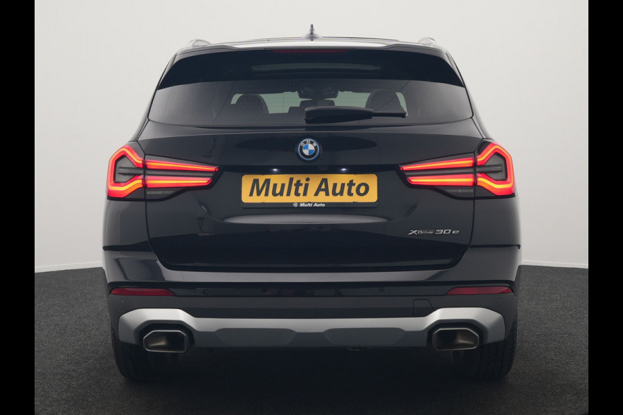 BMW X3 xDrive30e Business Edition Plus Plug In Hybrid 293pk FACELIFT Dealer O.H. PHEV | Trekhaak Af Fabriek | Panodak | Adaptive Cruise | Head Up | Laser LED | Camera | Lederen Sportstoelen & Stuur Verwarmd | Sfeerverlichting | Apple Carplay | Virtual | Keyless | DAB |