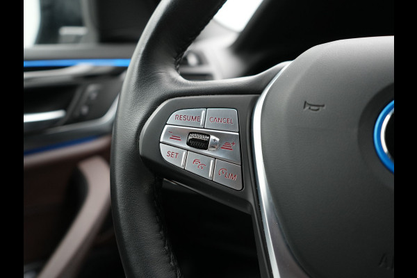 BMW X3 xDrive30e Business Edition Plus Plug In Hybrid 293pk FACELIFT Dealer O.H. PHEV | Trekhaak Af Fabriek | Panodak | Adaptive Cruise | Head Up | Laser LED | Camera | Lederen Sportstoelen & Stuur Verwarmd | Sfeerverlichting | Apple Carplay | Virtual | Keyless | DAB |