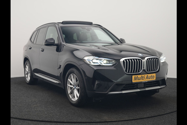 BMW X3 xDrive30e Business Edition Plus Plug In Hybrid 293pk FACELIFT Dealer O.H. PHEV | Trekhaak Af Fabriek | Panodak | Adaptive Cruise | Head Up | Laser LED | Camera | Lederen Sportstoelen & Stuur Verwarmd | Sfeerverlichting | Apple Carplay | Virtual | Keyless | DAB |