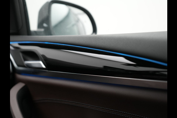 BMW X3 xDrive30e Business Edition Plus Plug In Hybrid 293pk FACELIFT Dealer O.H. PHEV | Trekhaak Af Fabriek | Panodak | Adaptive Cruise | Head Up | Laser LED | Camera | Lederen Sportstoelen & Stuur Verwarmd | Sfeerverlichting | Apple Carplay | Virtual | Keyless | DAB |