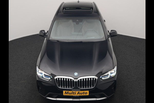 BMW X3 xDrive30e Business Edition Plus Plug In Hybrid 293pk FACELIFT Dealer O.H. PHEV | Trekhaak Af Fabriek | Panodak | Adaptive Cruise | Head Up | Laser LED | Camera | Lederen Sportstoelen & Stuur Verwarmd | Sfeerverlichting | Apple Carplay | Virtual | Keyless | DAB |