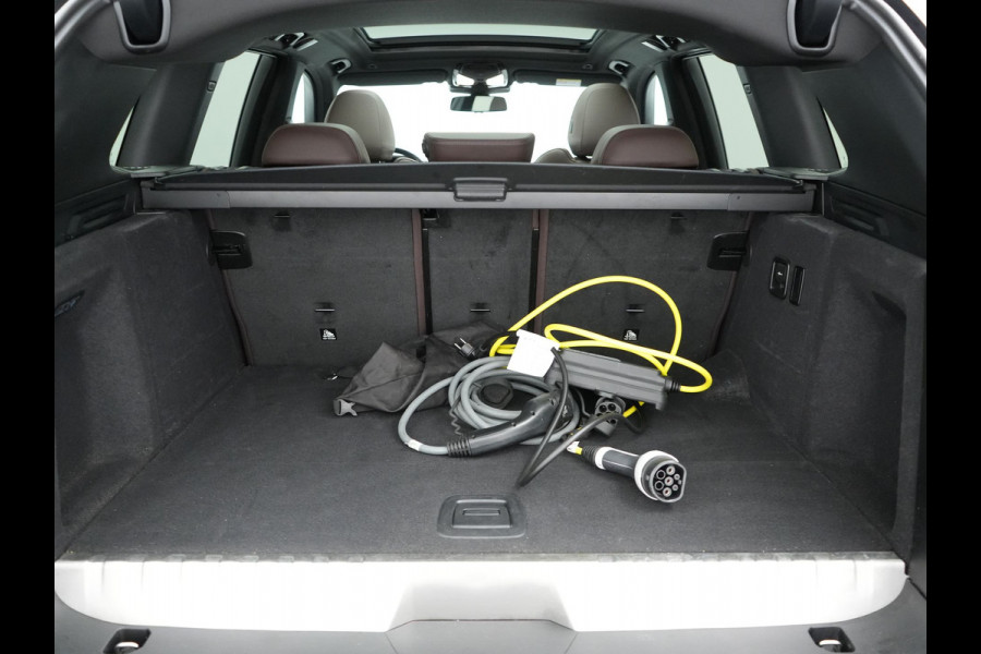 BMW X3 xDrive30e Business Edition Plus Plug In Hybrid 293pk FACELIFT Dealer O.H. PHEV | Trekhaak Af Fabriek | Panodak | Adaptive Cruise | Head Up | Laser LED | Camera | Lederen Sportstoelen & Stuur Verwarmd | Sfeerverlichting | Apple Carplay | Virtual | Keyless | DAB |