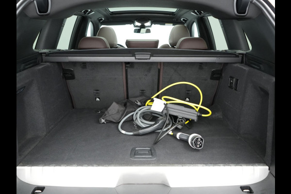 BMW X3 xDrive30e Business Edition Plus Plug In Hybrid 293pk FACELIFT Dealer O.H. PHEV | Trekhaak Af Fabriek | Panodak | Adaptive Cruise | Head Up | Laser LED | Camera | Lederen Sportstoelen & Stuur Verwarmd | Sfeerverlichting | Apple Carplay | Virtual | Keyless | DAB |