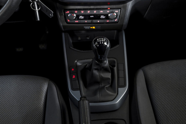 Seat Arona 1.0 TSI 95 PK Style | Cruise | Stoelverw. | App. Connect | ECC | Trekhaak | LM 16" |