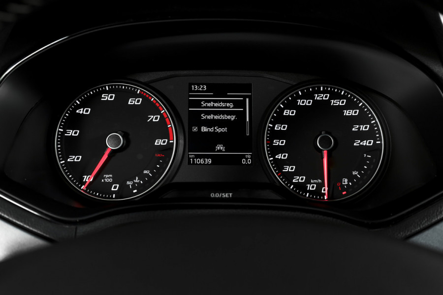 Seat Arona 1.0 TSI 95 PK Style | Cruise | Stoelverw. | App. Connect | ECC | Trekhaak | LM 16" |