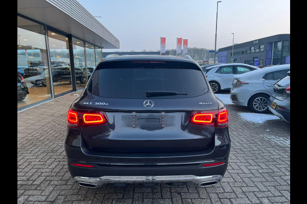 Mercedes-Benz GLC Business Solution 300e 4MATIC 320pk PHEV | Trekhaak | Stoelverwarming | Leder | Geheugenstoelen | Camera | Navigatie