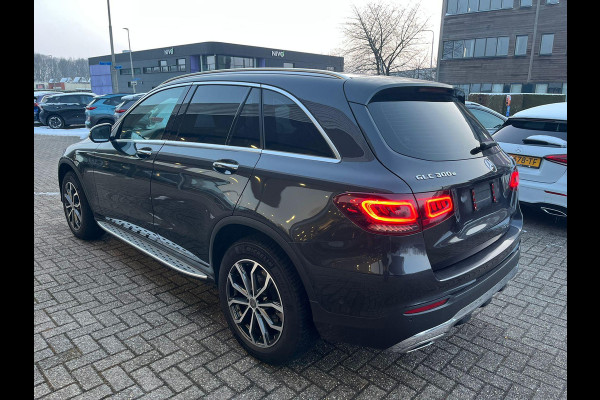 Mercedes-Benz GLC Business Solution 300e 4MATIC 320pk PHEV | Trekhaak | Stoelverwarming | Leder | Geheugenstoelen | Camera | Navigatie