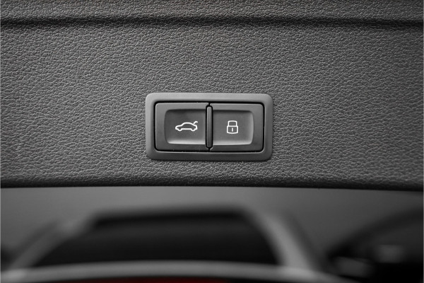 Audi A4 Avant 3.0 TFSI S4 quattro Pro Line+ Pano S-Sportstoel Trekhaak Standkachel