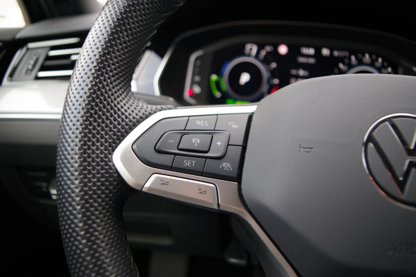 Volkswagen Passat Variant 1.4 TSI 218 PK GTE Business PHEV, Trekhaak, Winterpakket, Carplay