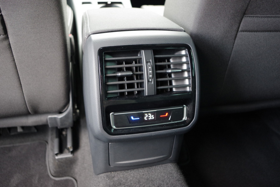 Volkswagen Passat Variant 1.4 TSI 218 PK GTE Business PHEV, Trekhaak, Winterpakket, Carplay