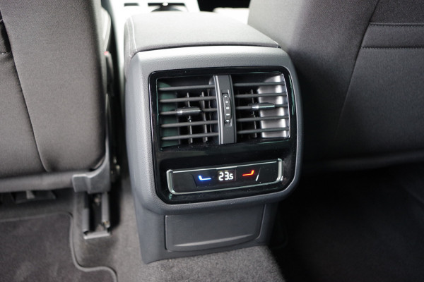 Volkswagen Passat Variant 1.4 TSI 218 PK GTE Business PHEV, Trekhaak, Winterpakket, Carplay