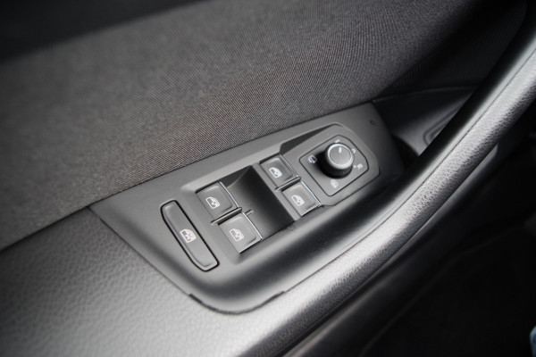 Volkswagen Passat Variant 1.4 TSI 218 PK GTE Business PHEV, Trekhaak, Winterpakket, Carplay