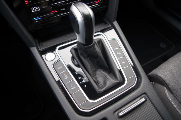Volkswagen Passat Variant 1.4 TSI 218 PK GTE Business PHEV, Trekhaak, Winterpakket, Carplay