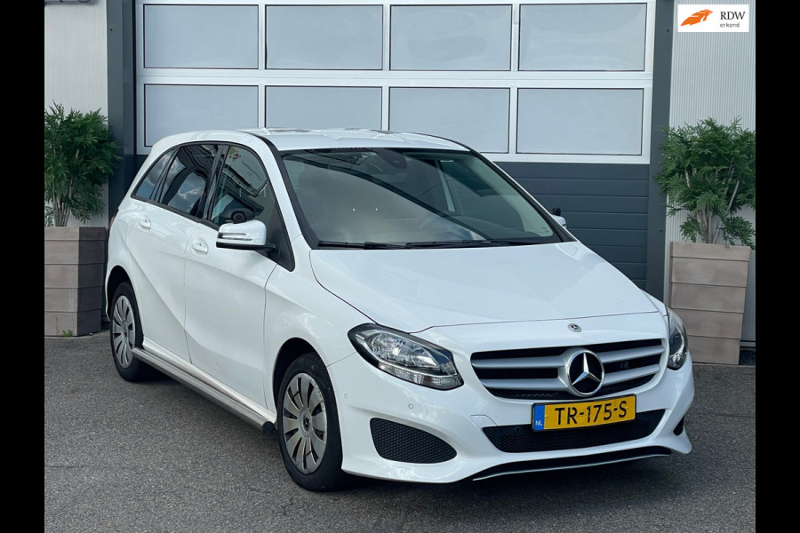 Mercedes-Benz B-Klasse 220 d Ambition // AUTOMAAT / AIRCO / EURO 6 / BLUETOOTH / NAP /