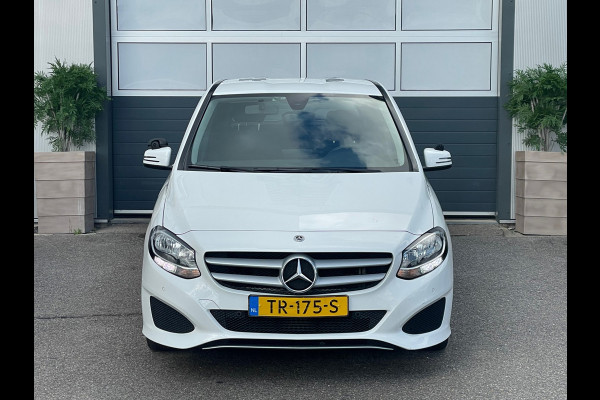 Mercedes-Benz B-Klasse 220 d Ambition // AUTOMAAT / AIRCO / EURO 6 / BLUETOOTH / NAP /