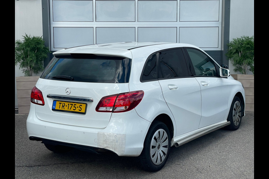 Mercedes-Benz B-Klasse 220 d Ambition // AUTOMAAT / AIRCO / EURO 6 / BLUETOOTH / NAP /