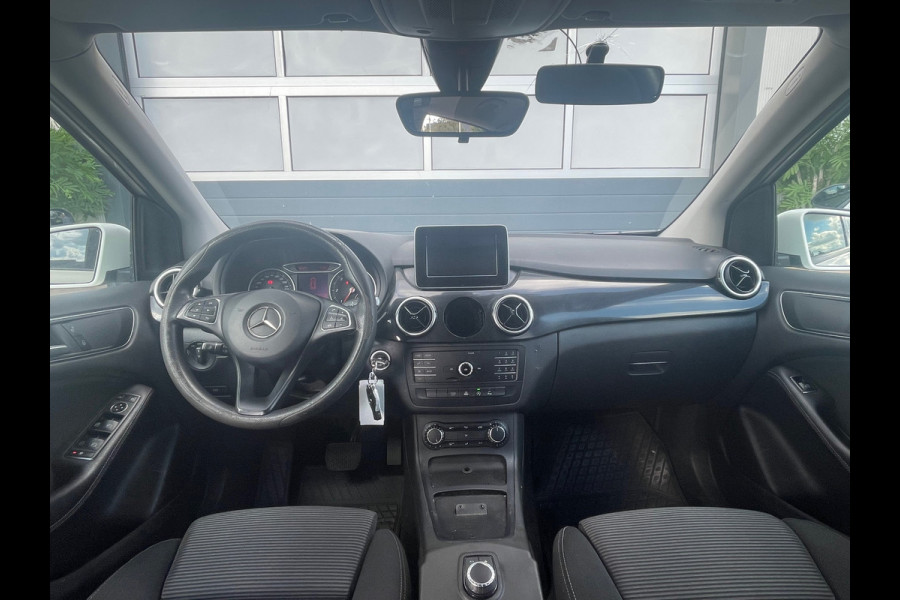Mercedes-Benz B-Klasse 220 d Ambition // AUTOMAAT / AIRCO / EURO 6 / BLUETOOTH / NAP /