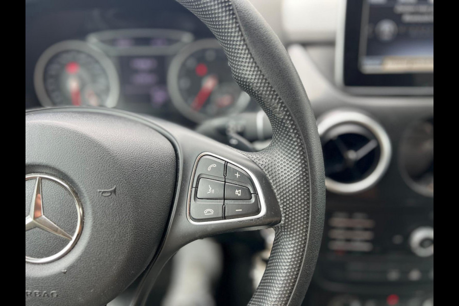 Mercedes-Benz B-Klasse 220 d Ambition // AUTOMAAT / AIRCO / EURO 6 / BLUETOOTH / NAP /