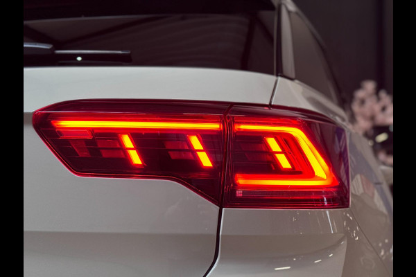 Volkswagen T-Roc 1.5 TSI R-Line PANO | IQ LED | KEYLESS | VIRTUAL | CAMERA | VOL!
