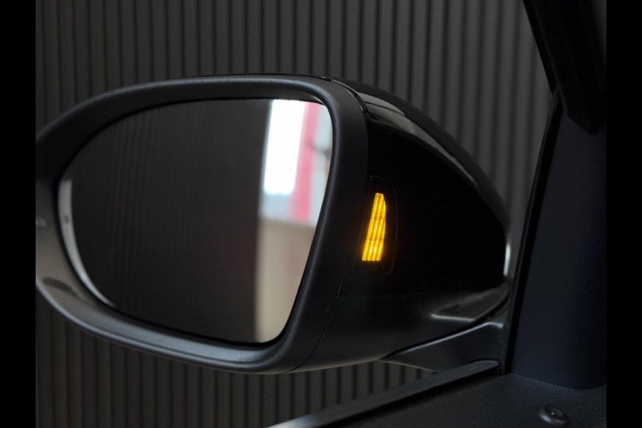 Volkswagen T-Roc 1.5 TSI R-Line PANO | IQ LED | KEYLESS | VIRTUAL | CAMERA | VOL!