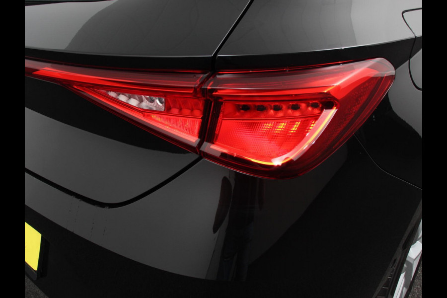 Seat Leon 1.0 eTSI 110pk Automaat Style Navigatie Apple Carplay/ Android Auto Camera Parkeersensoren Stoel- en stuurverwarming Cruise Control Virtual Cockpit Climate Control