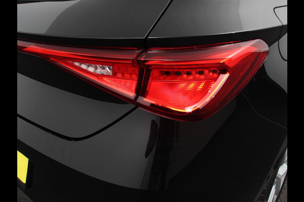 Seat Leon 1.0 eTSI 110pk Automaat Style Navigatie Apple Carplay/ Android Auto Camera Parkeersensoren Stoel- en stuurverwarming Cruise Control Virtual Cockpit Climate Control