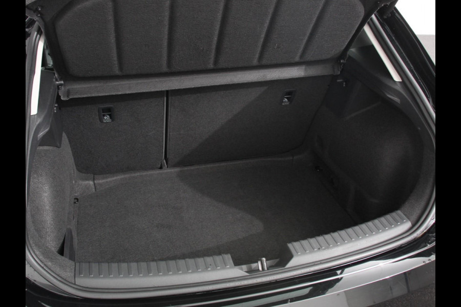 Seat Leon 1.0 eTSI 110pk Automaat Style Navigatie Apple Carplay/ Android Auto Camera Parkeersensoren Stoel- en stuurverwarming Cruise Control Virtual Cockpit Climate Control