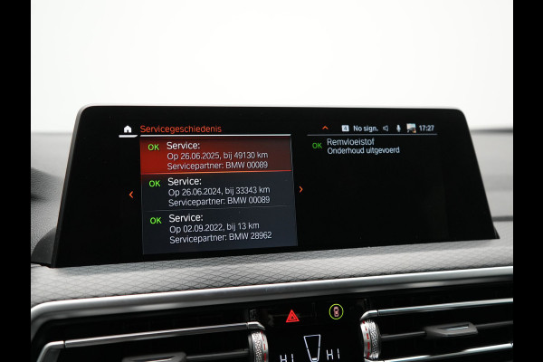 BMW X4 xDrive20i M Sport 184pk Dealer O.H. Carbon Schwarz Metallic | Adaptive Cruise | Camera | Sfeerverlichting | Lederen Sportstoelen Verwarmd | Apple Carplay | Virtual Cockpit | Navigatie | DAB | 19"L.M |