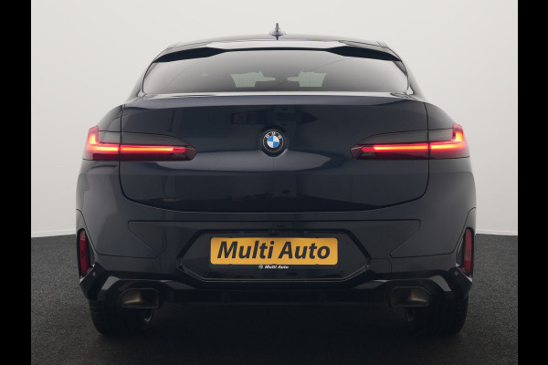 BMW X4 xDrive20i M Sport 184pk Dealer O.H. Carbon Schwarz Metallic | Adaptive Cruise | Camera | Sfeerverlichting | Lederen Sportstoelen Verwarmd | Apple Carplay | Virtual Cockpit | Navigatie | DAB | 19"L.M |