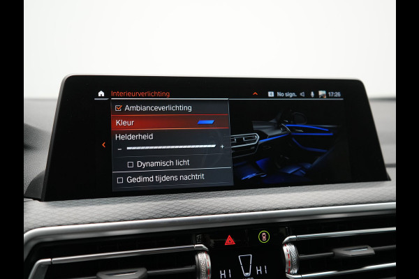 BMW X4 xDrive20i M Sport 184pk Dealer O.H. Carbon Schwarz Metallic | Adaptive Cruise | Camera | Sfeerverlichting | Lederen Sportstoelen Verwarmd | Apple Carplay | Virtual Cockpit | Navigatie | DAB | 19"L.M |