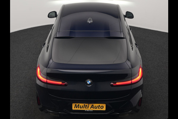 BMW X4 xDrive20i M Sport 184pk Dealer O.H. Carbon Schwarz Metallic | Adaptive Cruise | Camera | Sfeerverlichting | Lederen Sportstoelen Verwarmd | Apple Carplay | Virtual Cockpit | Navigatie | DAB | 19"L.M |