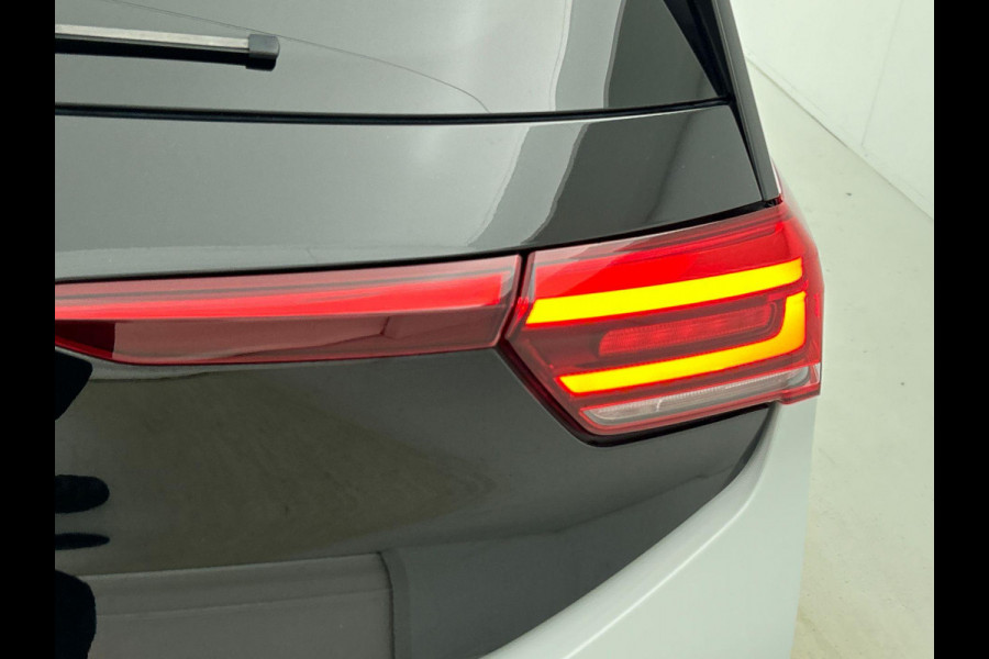 Volkswagen ID.3 Pro Edition 58 kWh Airco ECC Navi Carplay PDC VA + Camera Adaptive Cruise Control Full LED Stoel/Stuurverwarming Alcantara bekleding