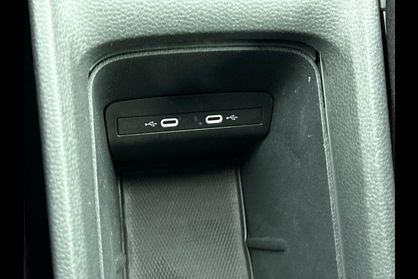 Volkswagen ID.3 Pro Edition 58 kWh Airco ECC Navi Carplay PDC VA + Camera Adaptive Cruise Control Full LED Stoel/Stuurverwarming Alcantara bekleding