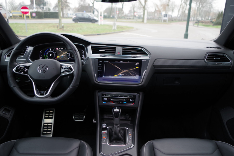 Volkswagen Tiguan 1.4 TSI 245 PK eHybrid R-Line Business PHEV, Leder, Panoramadak, Winterpakket