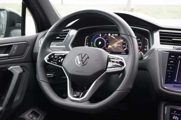 Volkswagen Tiguan 1.4 TSI 245 PK eHybrid R-Line Business PHEV, Leder, Panoramadak, Winterpakket