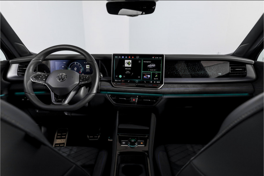 Volkswagen Tayron 1.5 eHybrid 272 PK R-Line Edition | Black Style Pakket | S/K-Panodak | Dig. Cockpit | Adapt. Cruise | Stoel-+Stuurverw. | Camera | App. Connect | ECC | Elek. Klep | LM 20" |