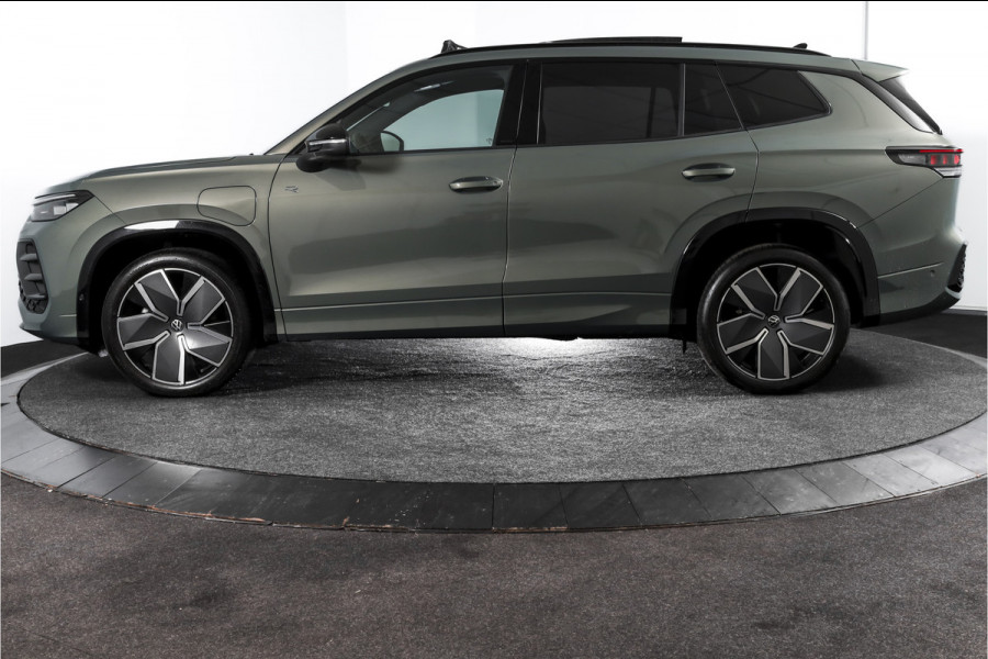 Volkswagen Tayron 1.5 eHybrid 272 PK R-Line Edition | Black Style Pakket | S/K-Panodak | Dig. Cockpit | Adapt. Cruise | Stoel-+Stuurverw. | Camera | App. Connect | ECC | Elek. Klep | LM 20" |