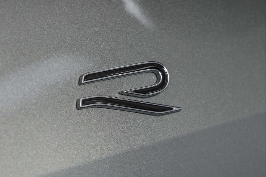 Volkswagen Tayron 1.5 eHybrid 272 PK R-Line Edition | Black Style Pakket | S/K-Panodak | Dig. Cockpit | Adapt. Cruise | Stoel-+Stuurverw. | Camera | App. Connect | ECC | Elek. Klep | LM 20" |