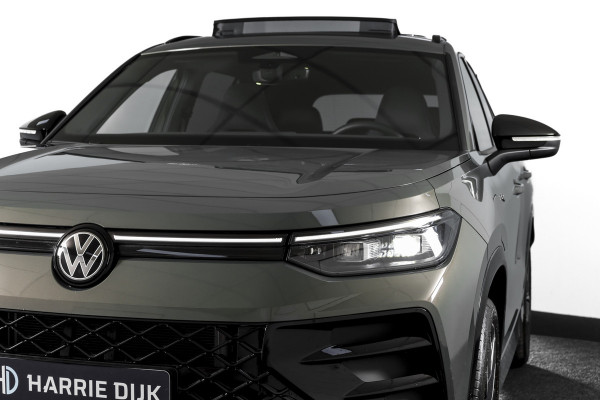 Volkswagen Tayron 1.5 eHybrid 272 PK R-Line Edition | Black Style Pakket | S/K-Panodak | Dig. Cockpit | Adapt. Cruise | Stoel-+Stuurverw. | Camera | App. Connect | ECC | Elek. Klep | LM 20" |
