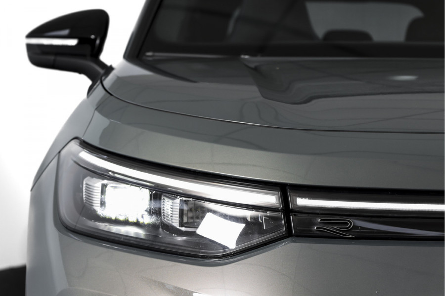 Volkswagen Tayron 1.5 eHybrid 272 PK R-Line Edition | Black Style Pakket | S/K-Panodak | Dig. Cockpit | Adapt. Cruise | Stoel-+Stuurverw. | Camera | App. Connect | ECC | Elek. Klep | LM 20" |