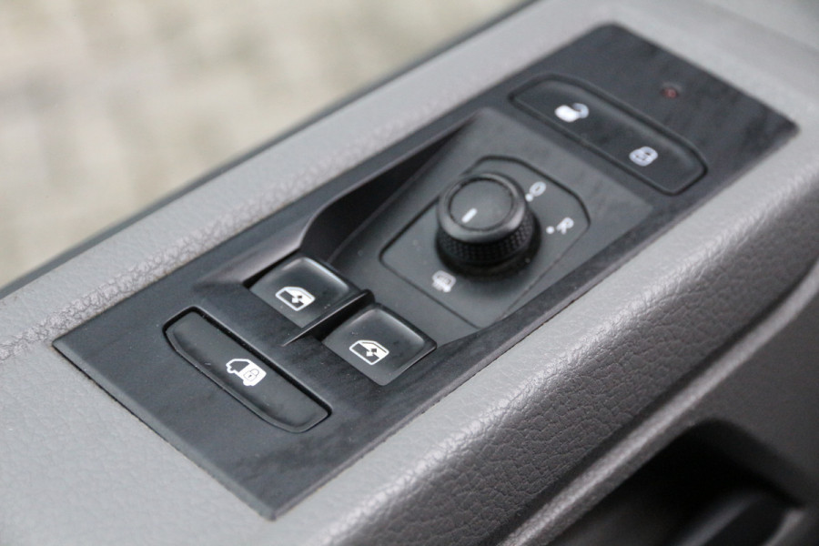 Volkswagen Transporter 2.0 TDI 150 | Aut. | 2x Schuifdeur | L2H1 | Cruise | Airco..