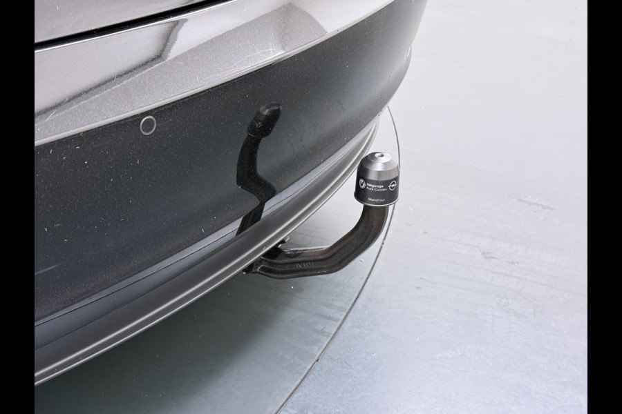 Tesla Model 3 Long Range AWD 75kWh Trekhaak Lmv 18" AutoPilot FSD Leder Panoramadak Adaptive-Cruise Camera's Elektr.-Stuur+Stoelen+Spiegels+Ge Navi LED Comfortstoelen ACC DAB Voorverwarmen interieur via App Keyless One-Pedal-Drive 4WD 1.000KG Trekgewicht Origineel Nederlandse Auto Fabrieksgarantie op Batterij en Motor tot 192.000km/18-11-2027