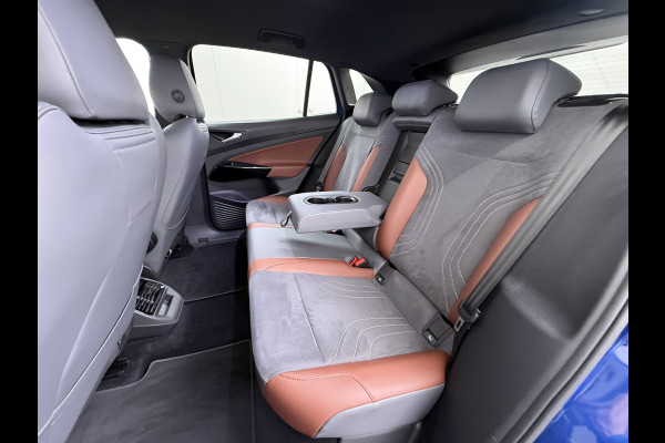 Volkswagen ID.4 First 82kWh SOH 93% Warmtepomp Trekhaak Adap.Cruise Navi Ecc Camera Apple Carplay Android Auto Pdc Lmv  20" Privacy Glas Led Rijstrooksensor Stuur+Stoelverwarming Origineel Nederlandse Auto