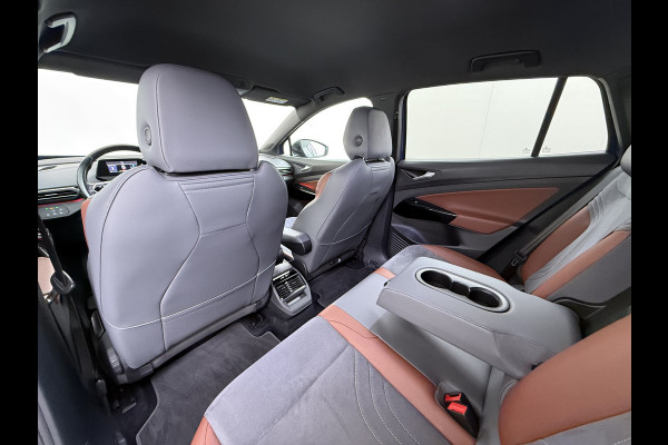 Volkswagen ID.4 First 82kWh SOH 93% Warmtepomp Trekhaak Adap.Cruise Navi Ecc Camera Apple Carplay Android Auto Pdc Lmv  20" Privacy Glas Led Rijstrooksensor Stuur+Stoelverwarming Origineel Nederlandse Auto