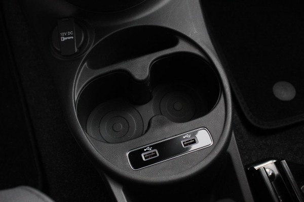 Fiat 500C 1.0 Hybrid Dolcevita | Lederen Bekleding | Cruise Control | Climate Control  | Parkeersensoren Achter | DAB | Lichtmetalen Velgen