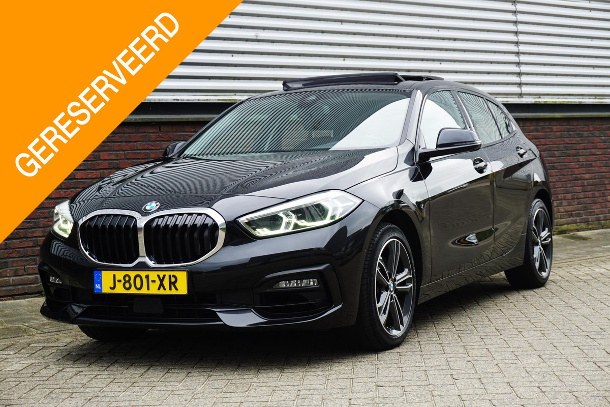 BMW 1-serie 118i 140PK Sport-line/Panodak/Camera/ParkingPack/ Dealeronderhouden.
